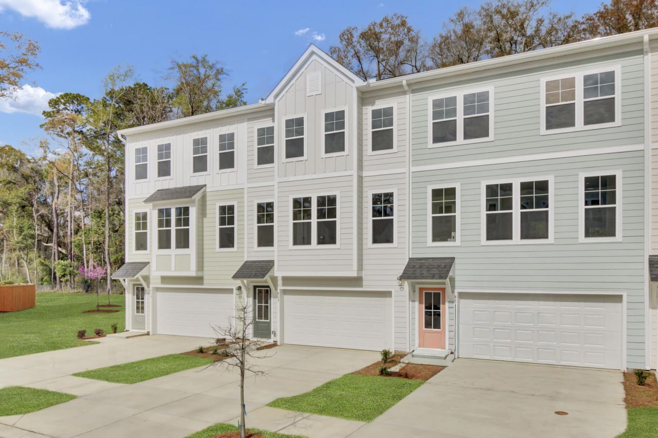 412 Caledon Court Photo 1