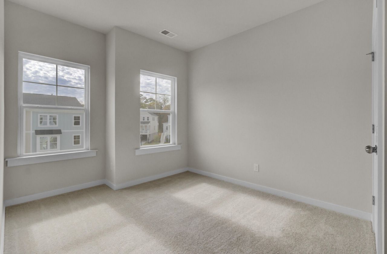 412 Caledon Court Photo 28