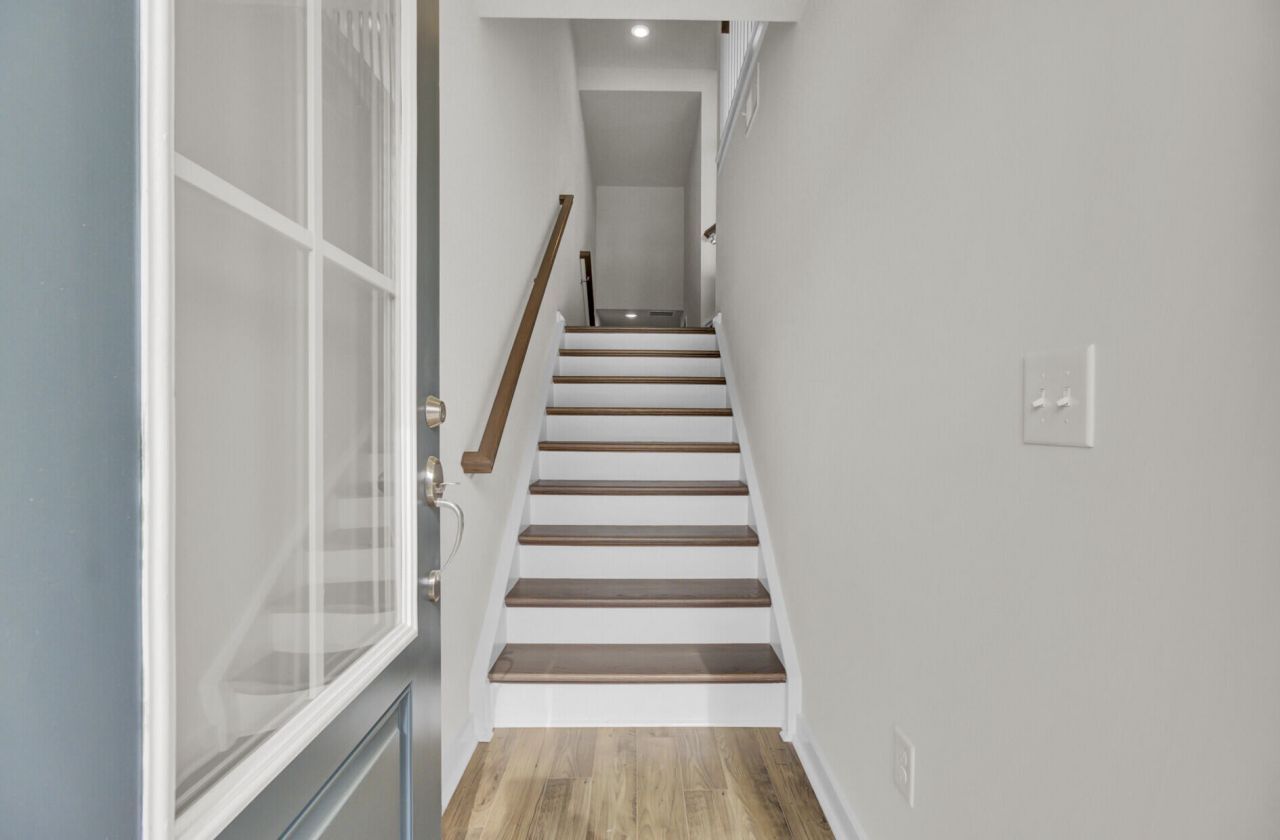 412 Caledon Court Photo 5