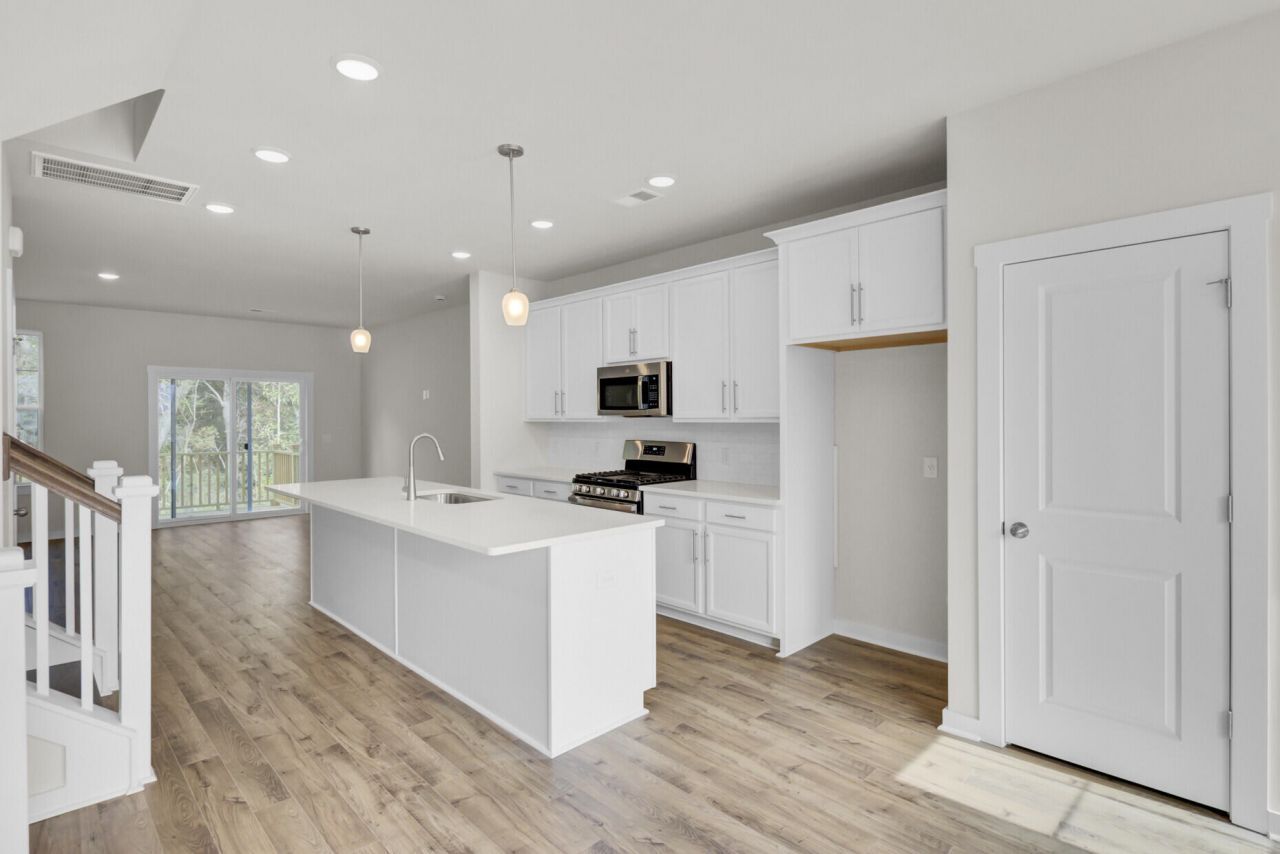 412 Caledon Court Photo 8