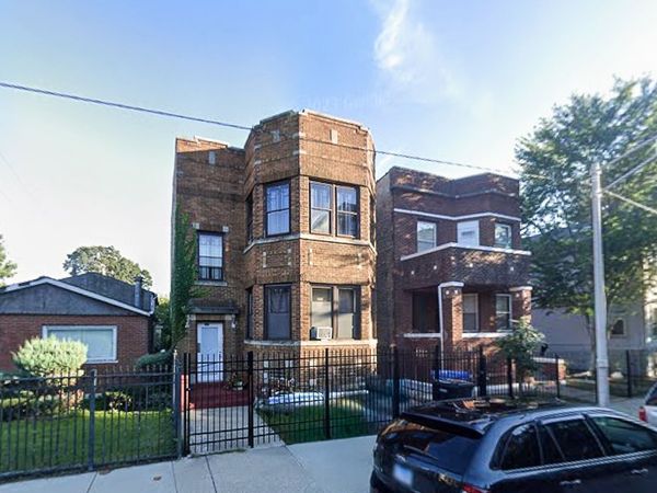 2821 E 77th Place, Chicago, IL 60649
