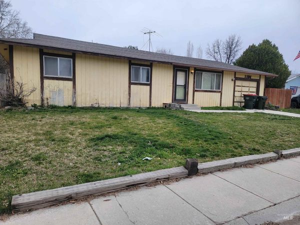 1104 NW 13 Th Ave, Meridian, ID 83642