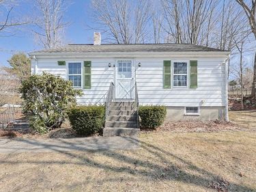 211 Dutcher St, Hopedale, MA 01747