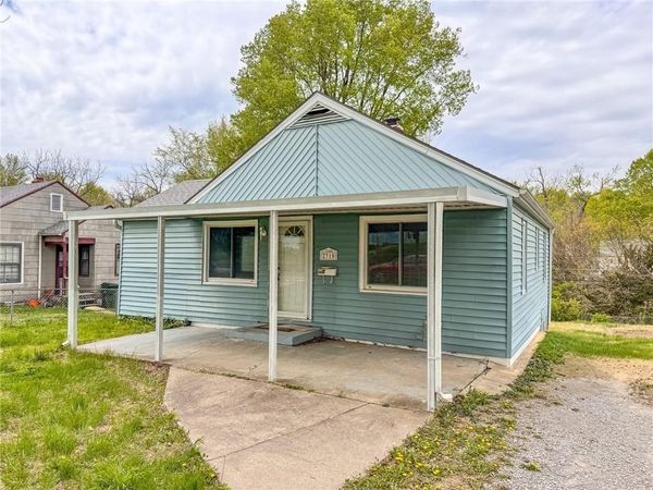 2310 S Hall Road, Independence, MO 64052