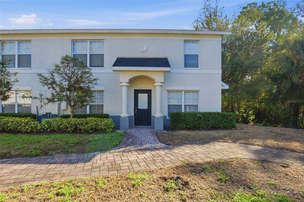 9620 Charlesberg Drive, Unit 9, Tampa, FL 33635 Main Photo