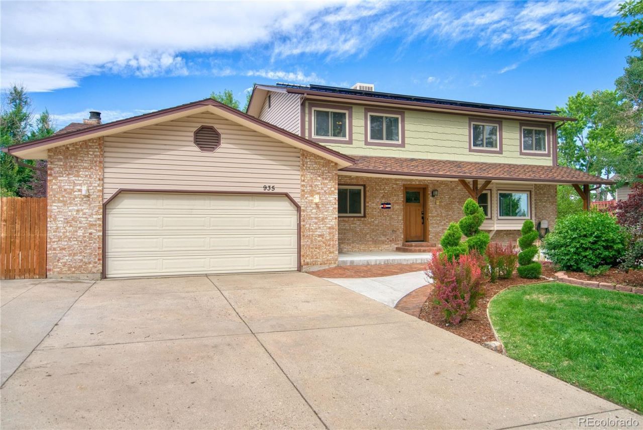 935 S Butler Way, Lakewood, CO 80226 Main Photo