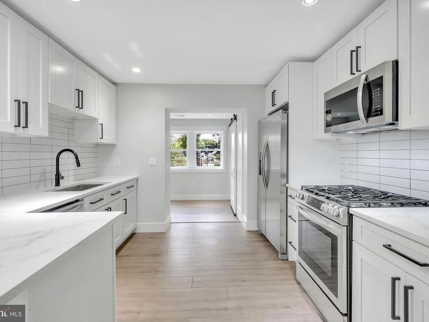 6903 Dunmanway , Unit B, Dundalk, MD 21222 Main Photo