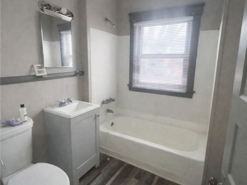 1818 Knowles Avenue , East Cleveland, OH 44112 Photo 12