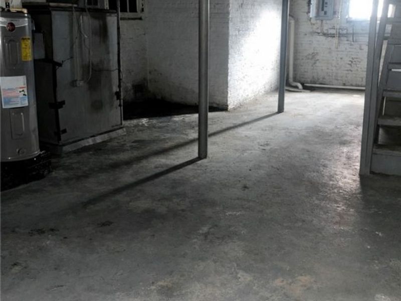 1818 Knowles Avenue , East Cleveland, OH 44112 Photo 23