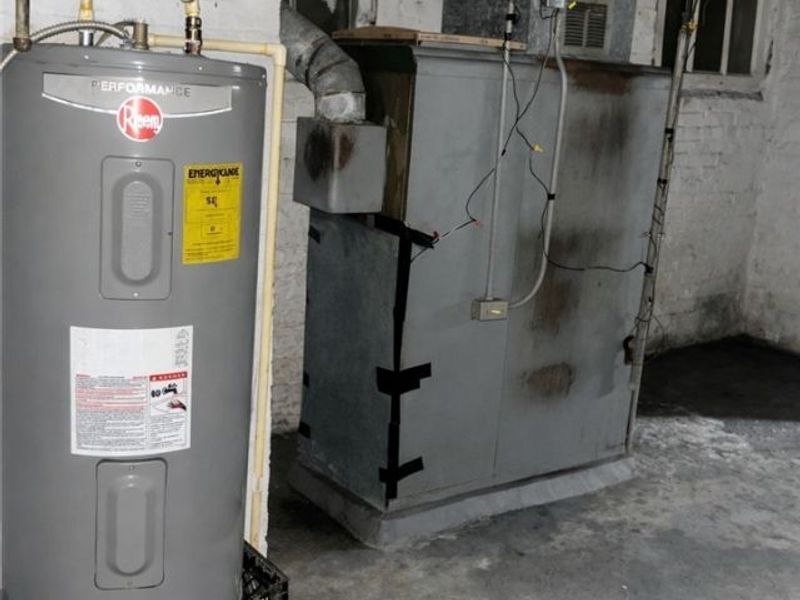 1818 Knowles Avenue , East Cleveland, OH 44112 Photo 27