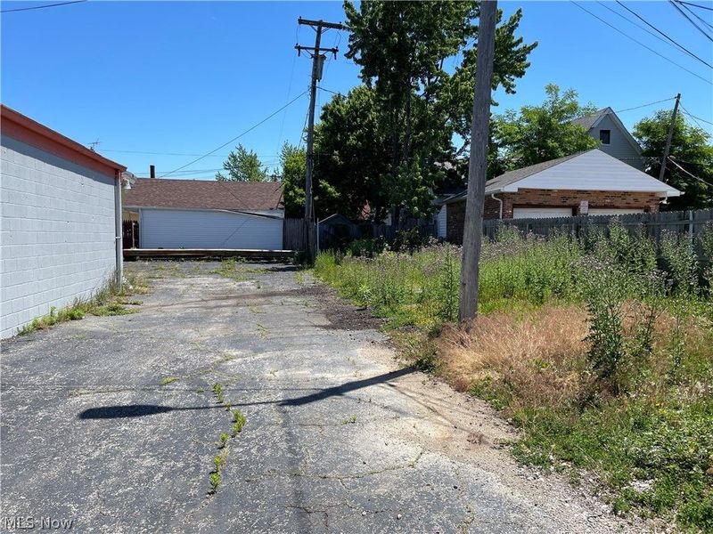 751 E 185th Street, Cleveland, OH 44119 Photo 7