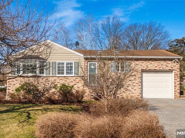 1 Milton Avenue, SUMMIT, NJ 07901