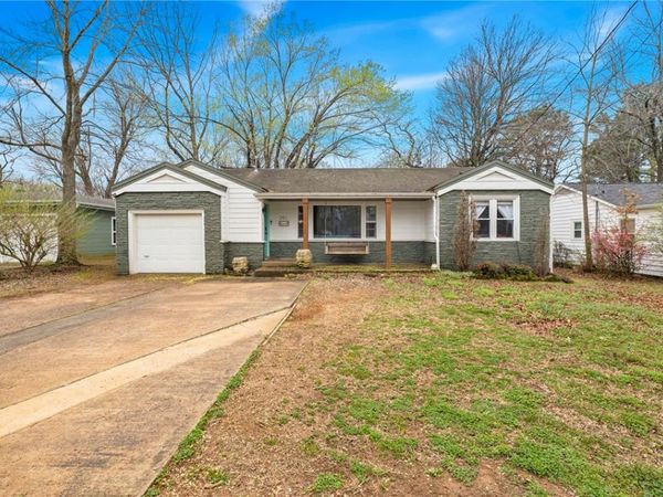 243 W North Street , Fayetteville, AR 72701