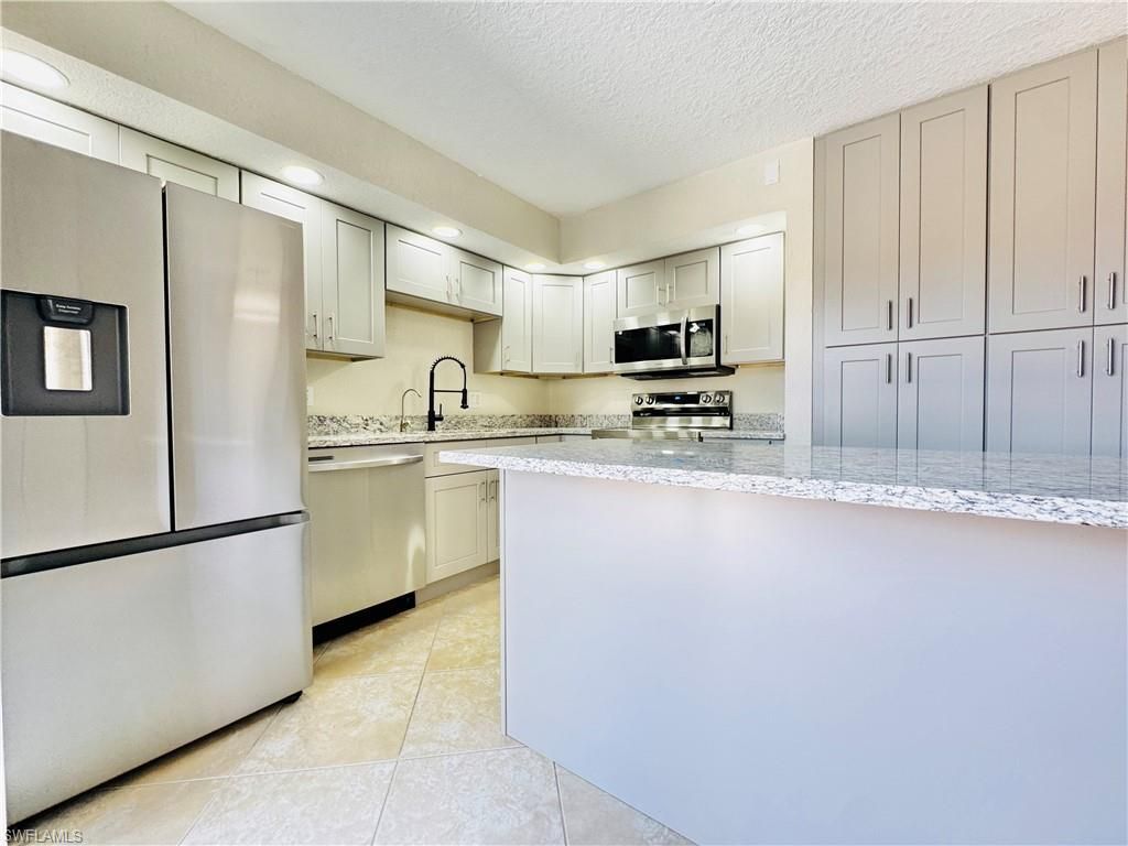 5205 Cedarbend Dr , Unit 4, Fort Myers, FL 33919 Photo