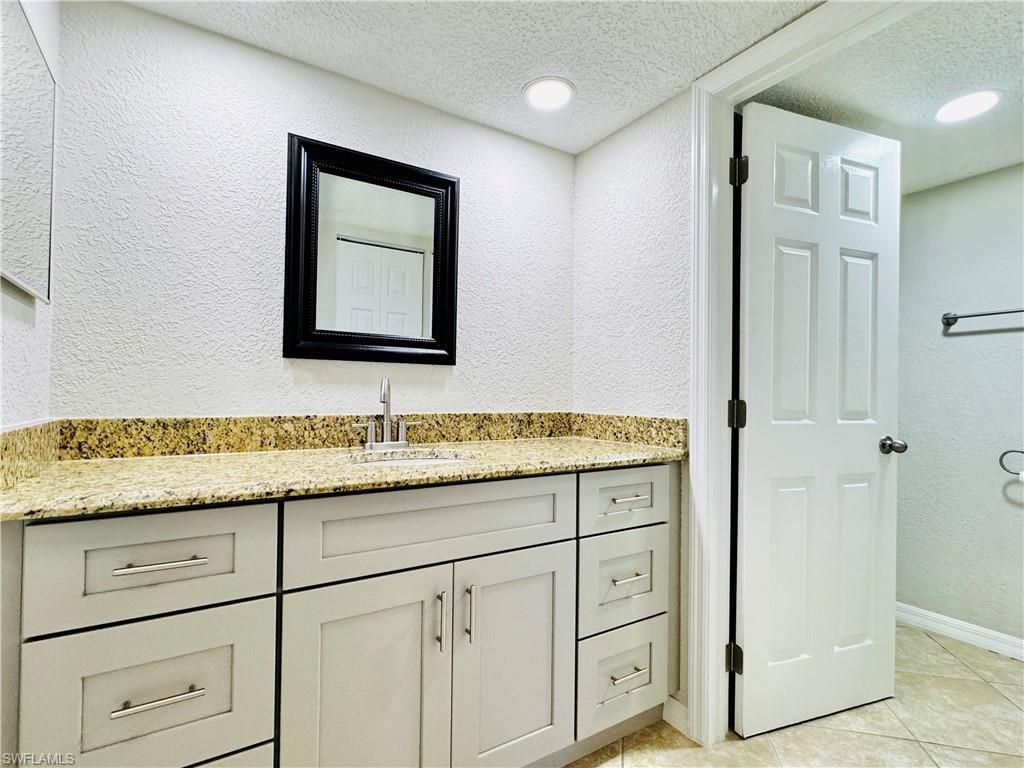 5205 Cedarbend Dr , Unit 4, Fort Myers, FL 33919 Photo