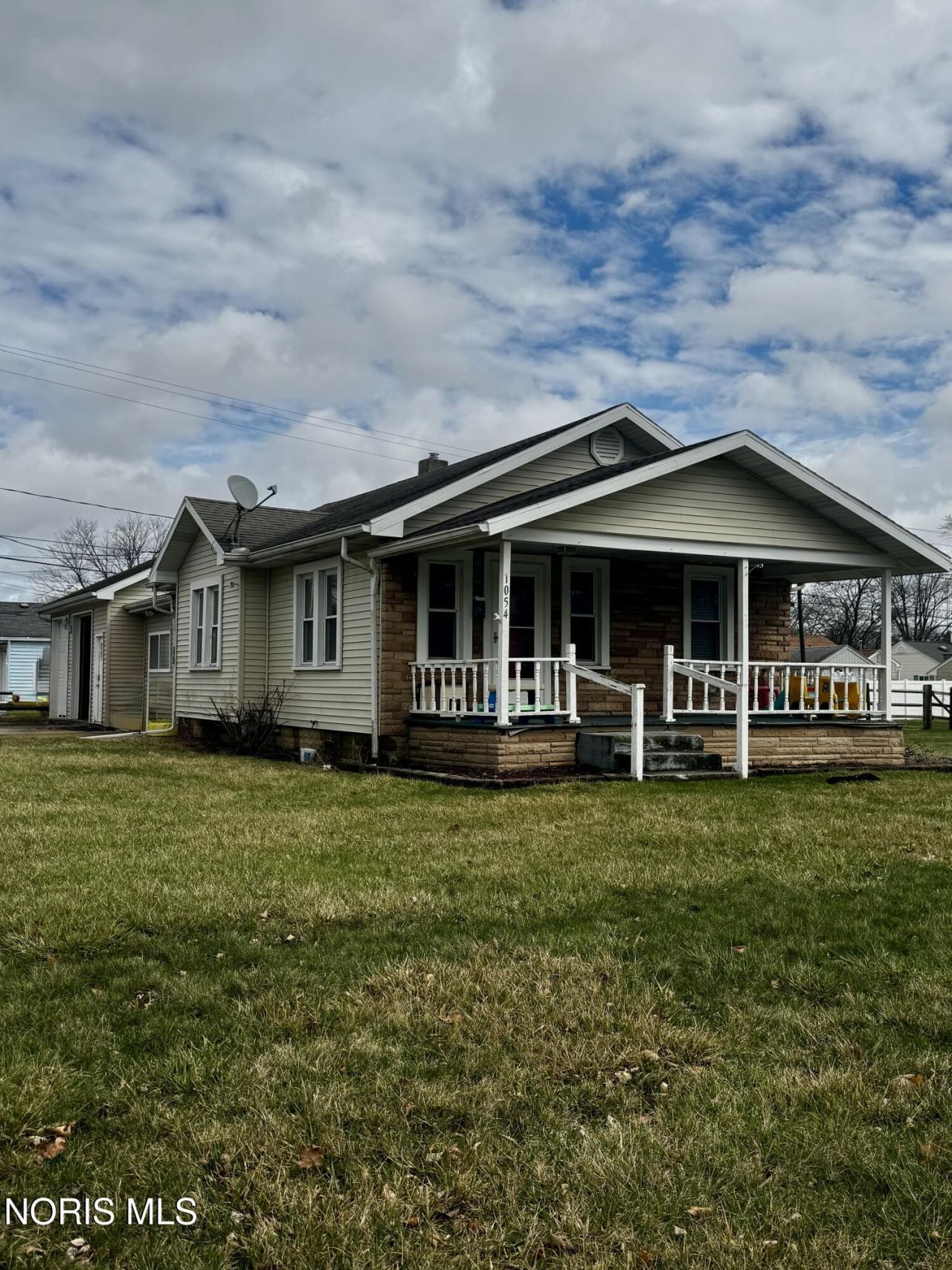 1054 Scott Street, Maumee, OH 43537 Main Photo