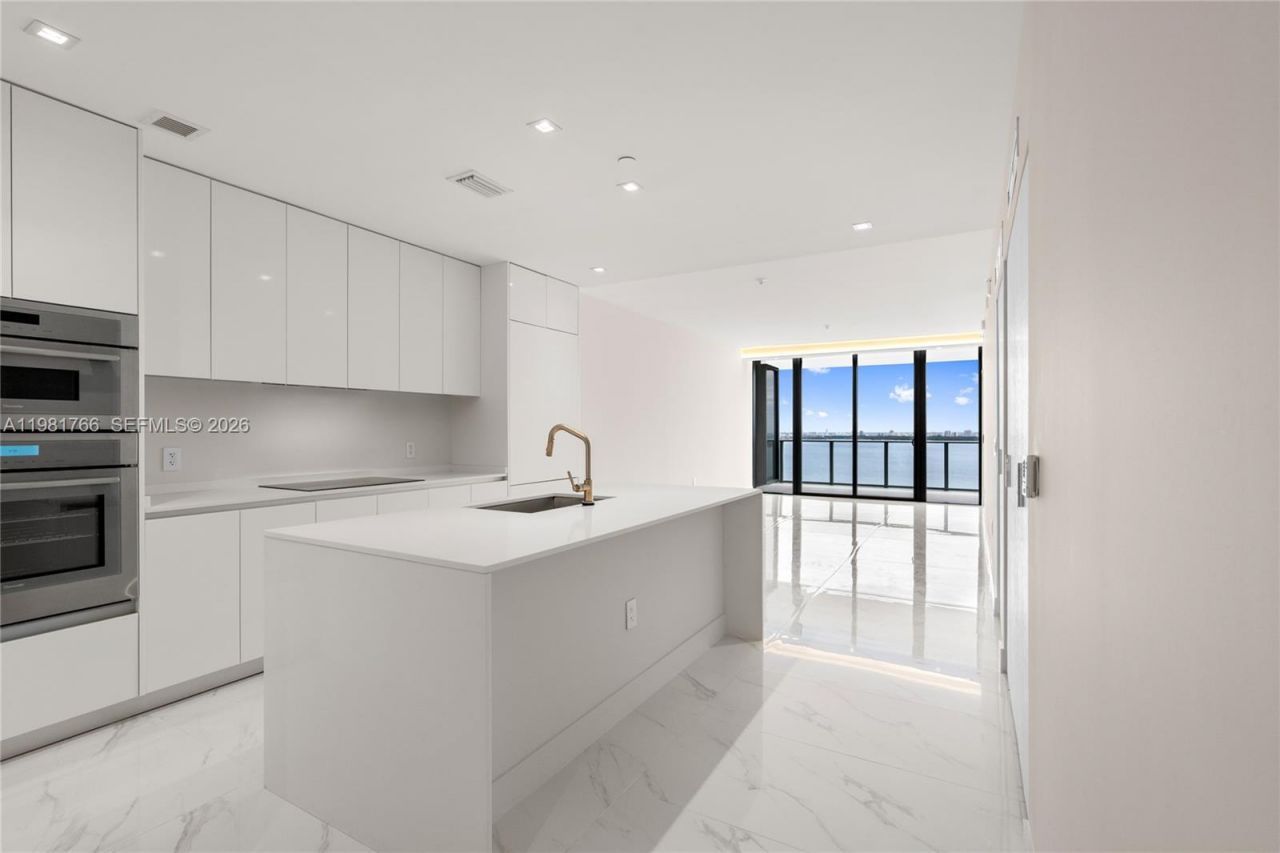 700 NE 24th St, Unit 2402, Miami, FL 33137 Photo