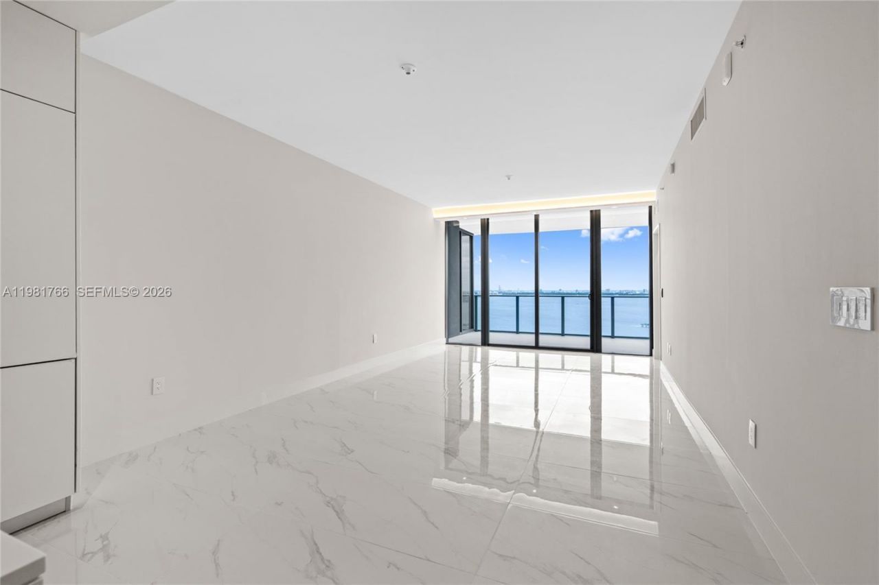 700 NE 24th St, Unit 2402, Miami, FL 33137 Photo