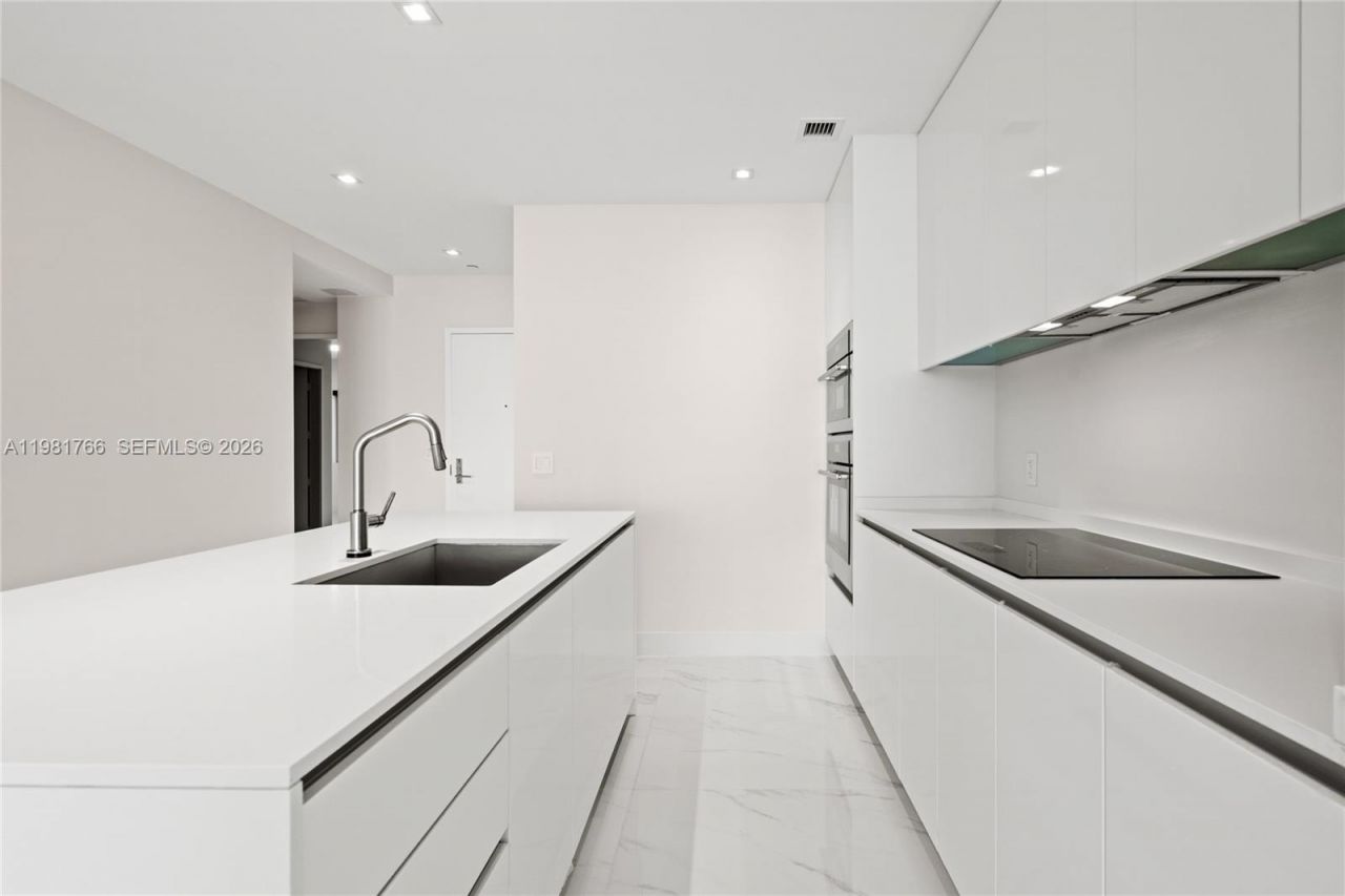 700 NE 24th St, Unit 2402, Miami, FL 33137 Photo