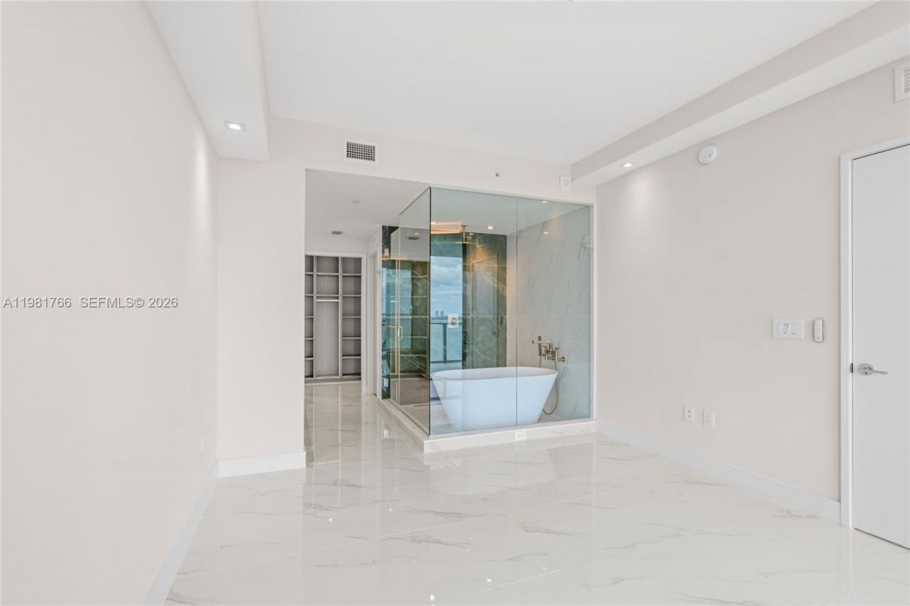 700 NE 24th St, Unit 2402, Miami, FL 33137 Photo