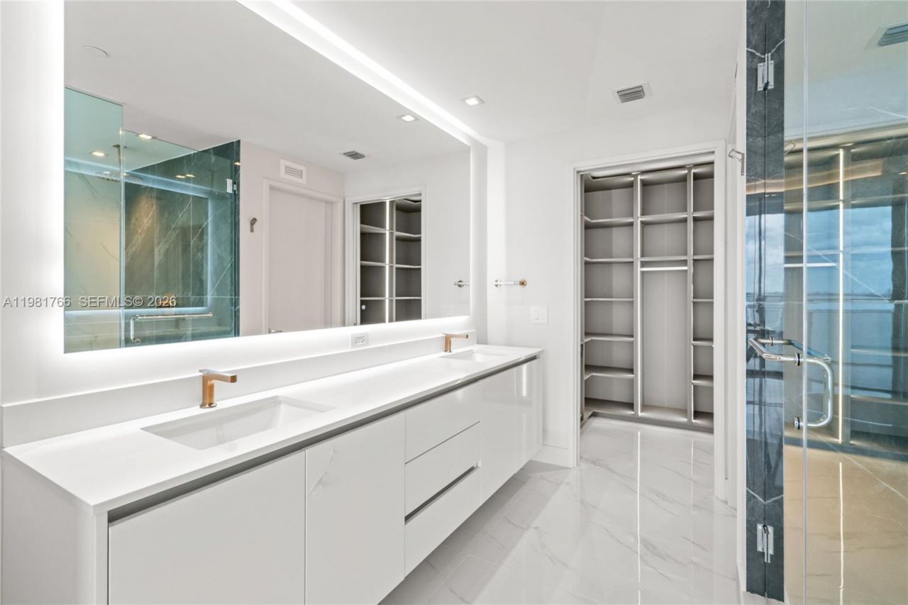 700 NE 24th St, Unit 2402, Miami, FL 33137 Photo