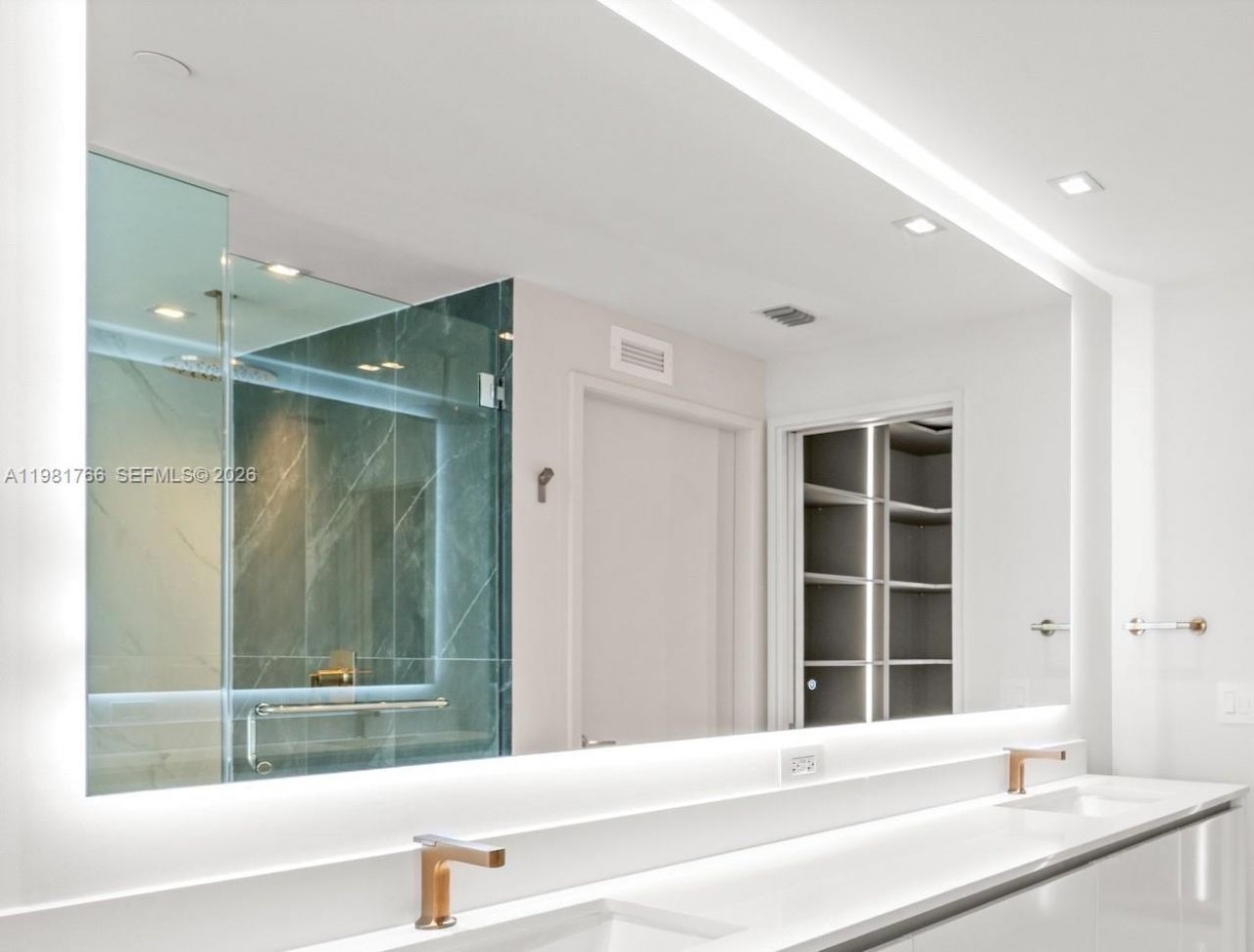 700 NE 24th St, Unit 2402, Miami, FL 33137 Photo
