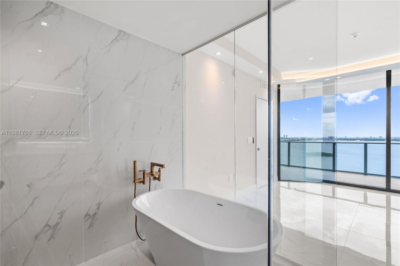 700 NE 24th St , Unit 2402, Miami, FL 33137 Photo