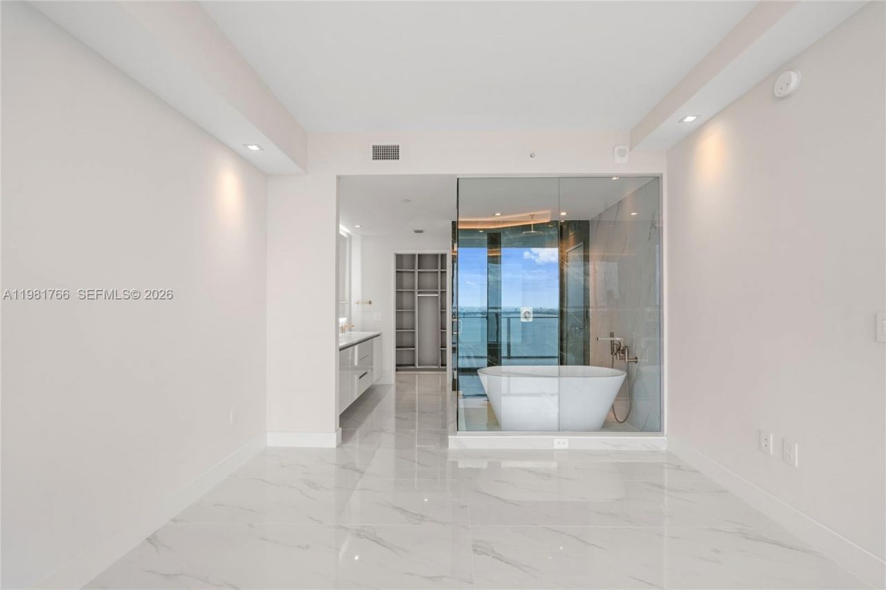 700 NE 24th St, Unit 2402, Miami, FL 33137 Photo