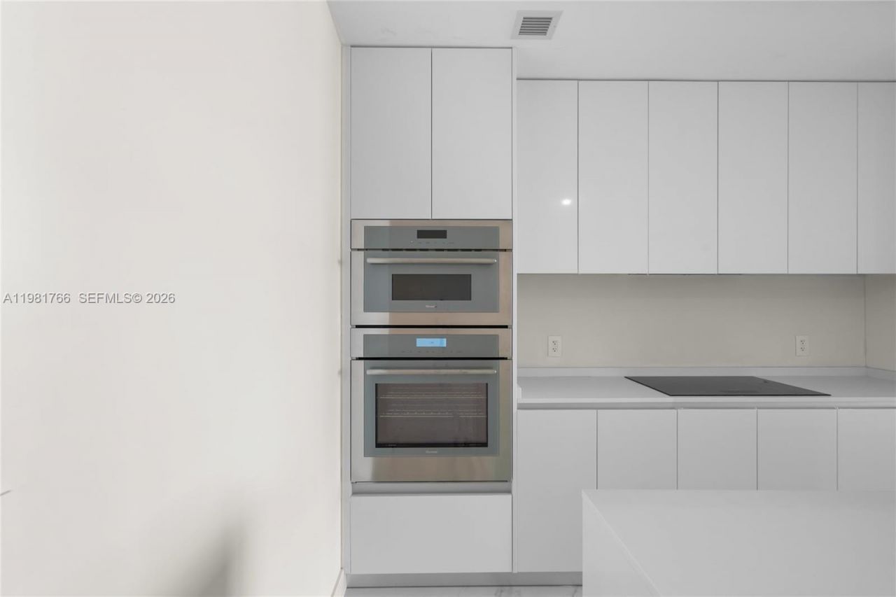700 NE 24th St, Unit 2402, Miami, FL 33137 Photo