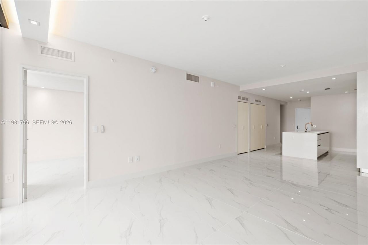 700 NE 24th St, Unit 2402, Miami, FL 33137 Photo