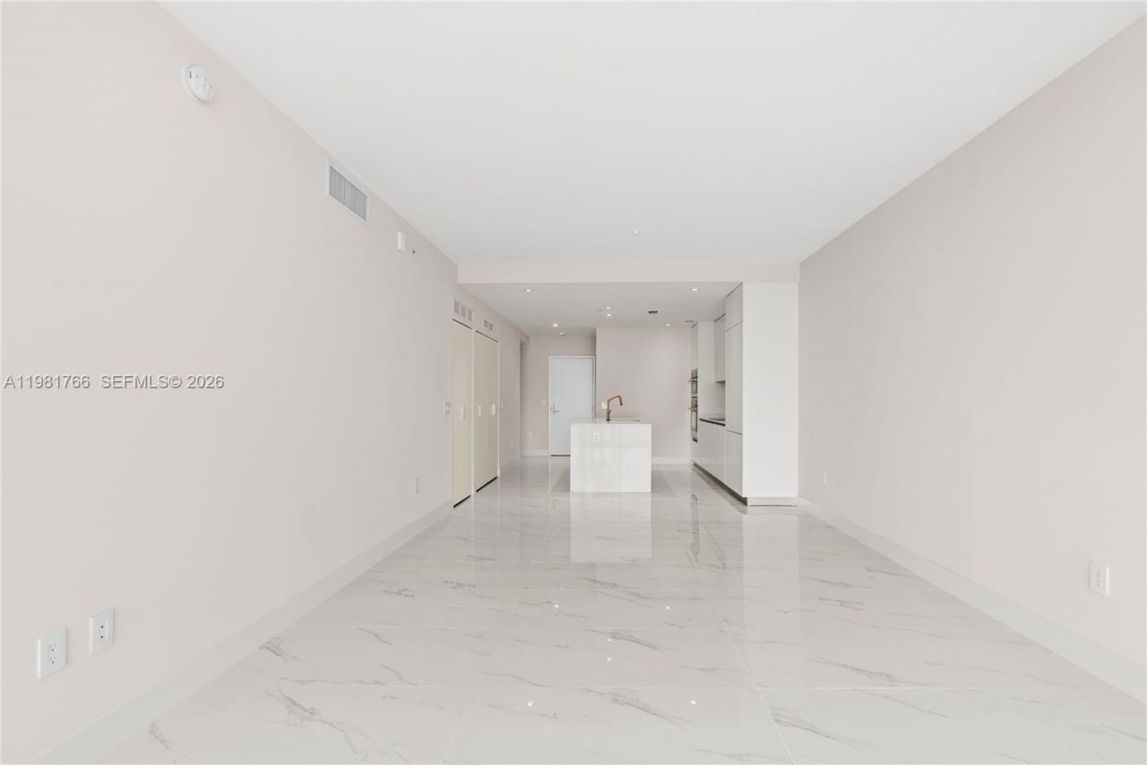700 NE 24th St, Unit 2402, Miami, FL 33137 Photo