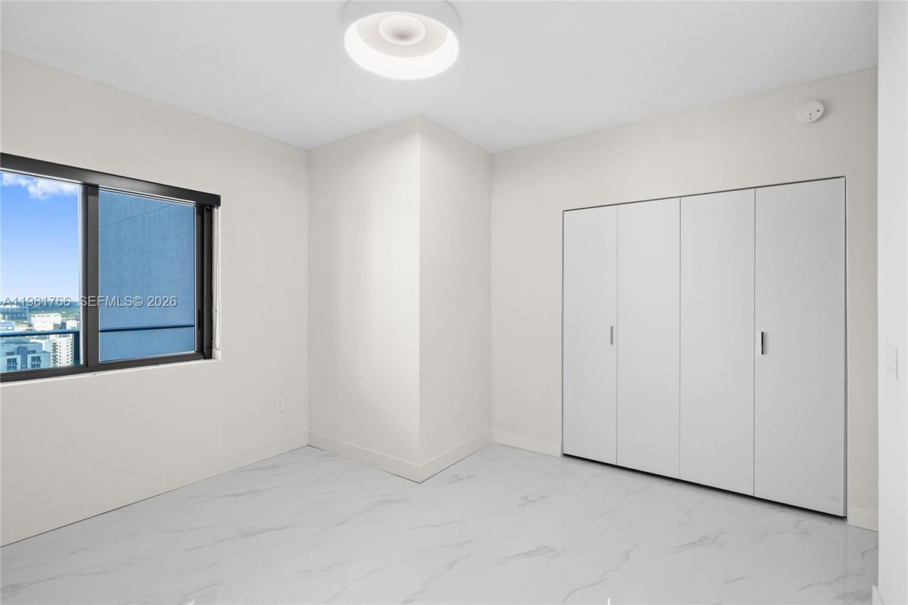 700 NE 24th St, Unit 2402, Miami, FL 33137 Photo