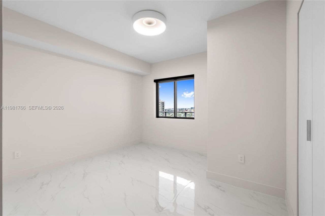 700 NE 24th St, Unit 2402, Miami, FL 33137 Photo