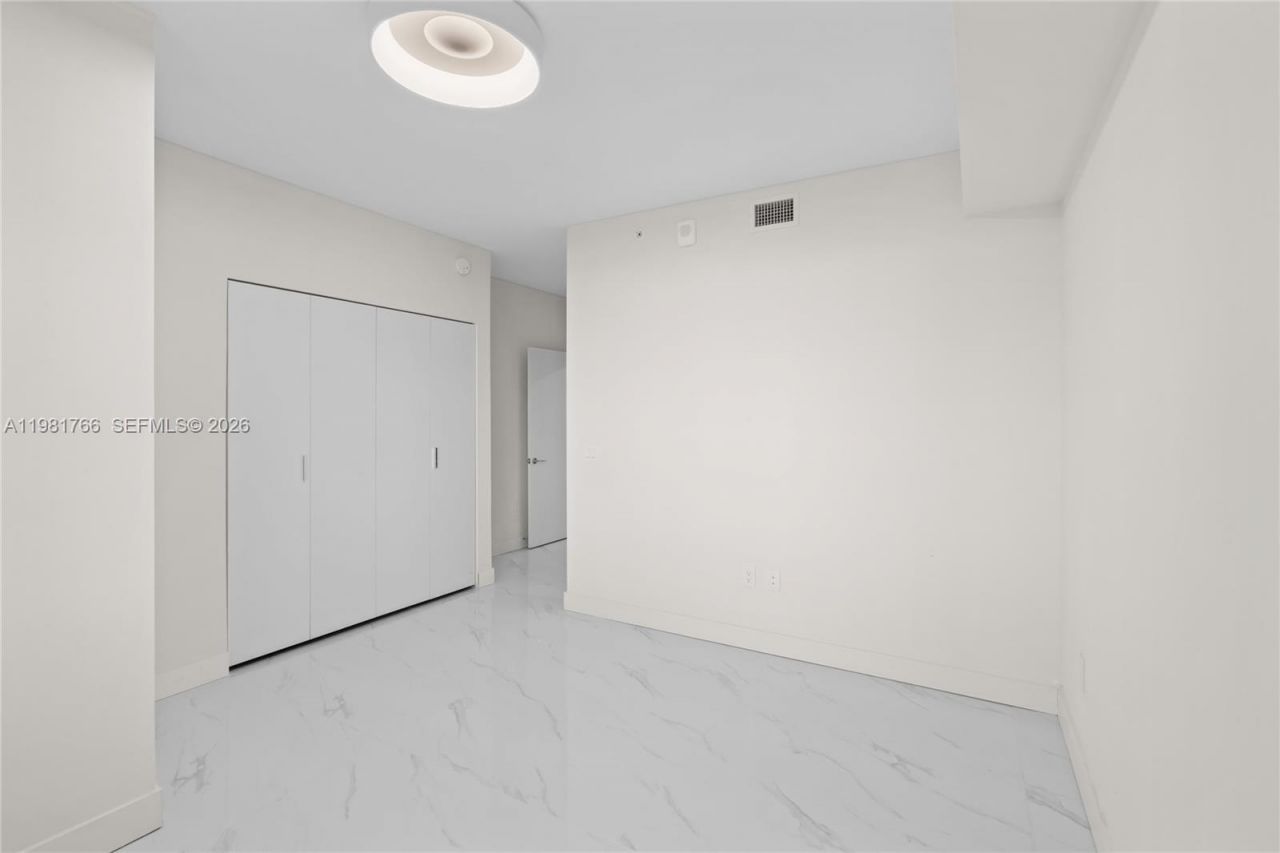 700 NE 24th St, Unit 2402, Miami, FL 33137 Photo