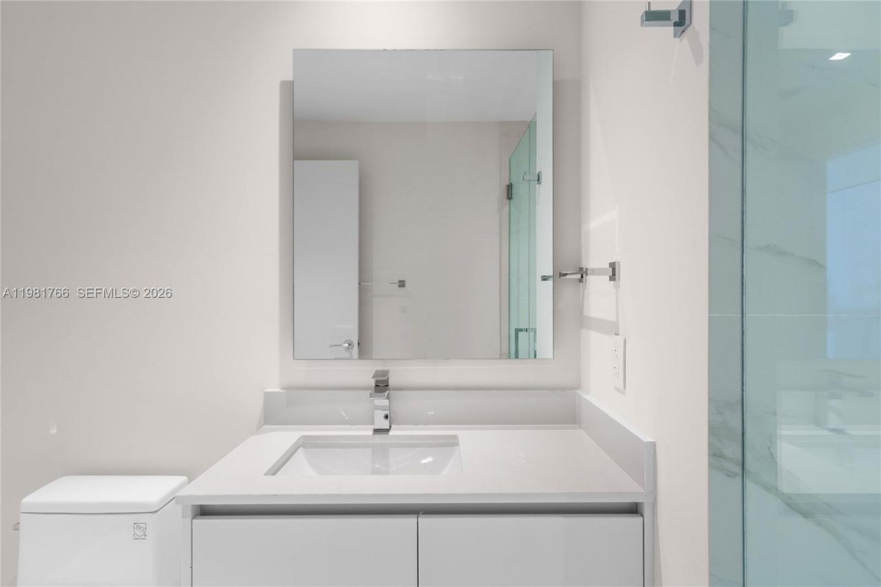 700 NE 24th St, Unit 2402, Miami, FL 33137 Photo