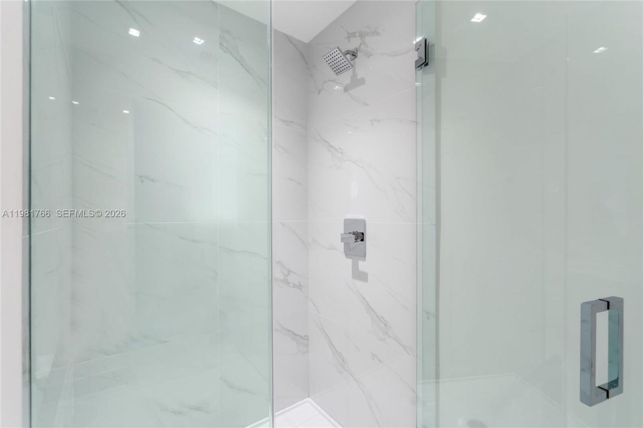 700 NE 24th St, Unit 2402, Miami, FL 33137 Photo