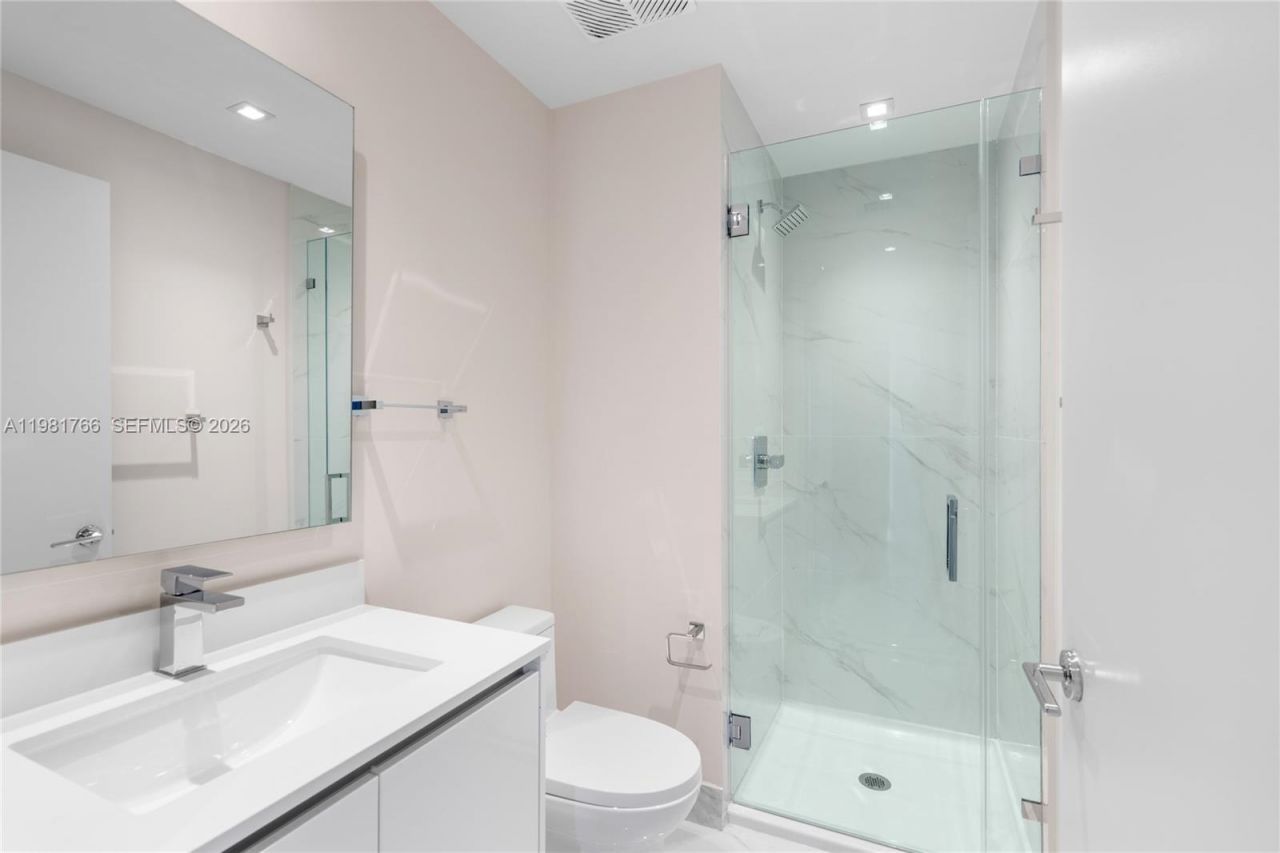 700 NE 24th St, Unit 2402, Miami, FL 33137 Photo