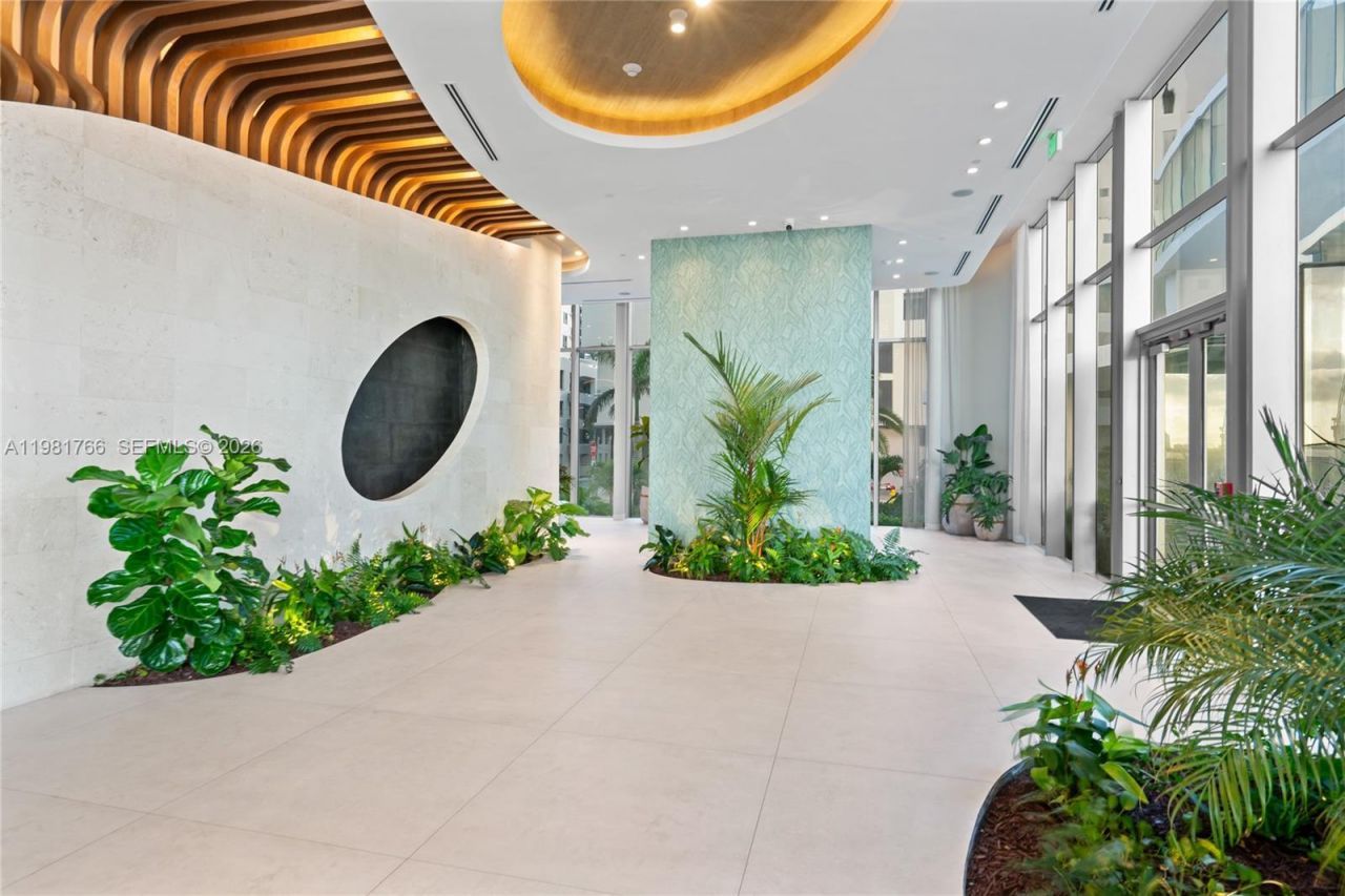 700 NE 24th St , Unit 2402, Miami, FL 33137 Photo