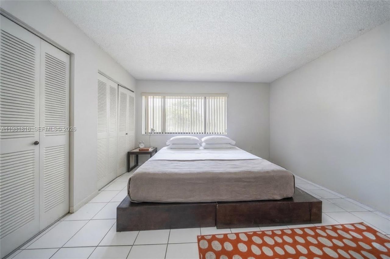 10710 NW 7th St , Unit 11B, Miami, FL 33172 Photo