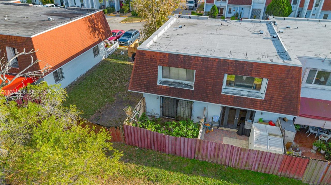 10710 NW 7th St , Unit 11B, Miami, FL 33172 Photo