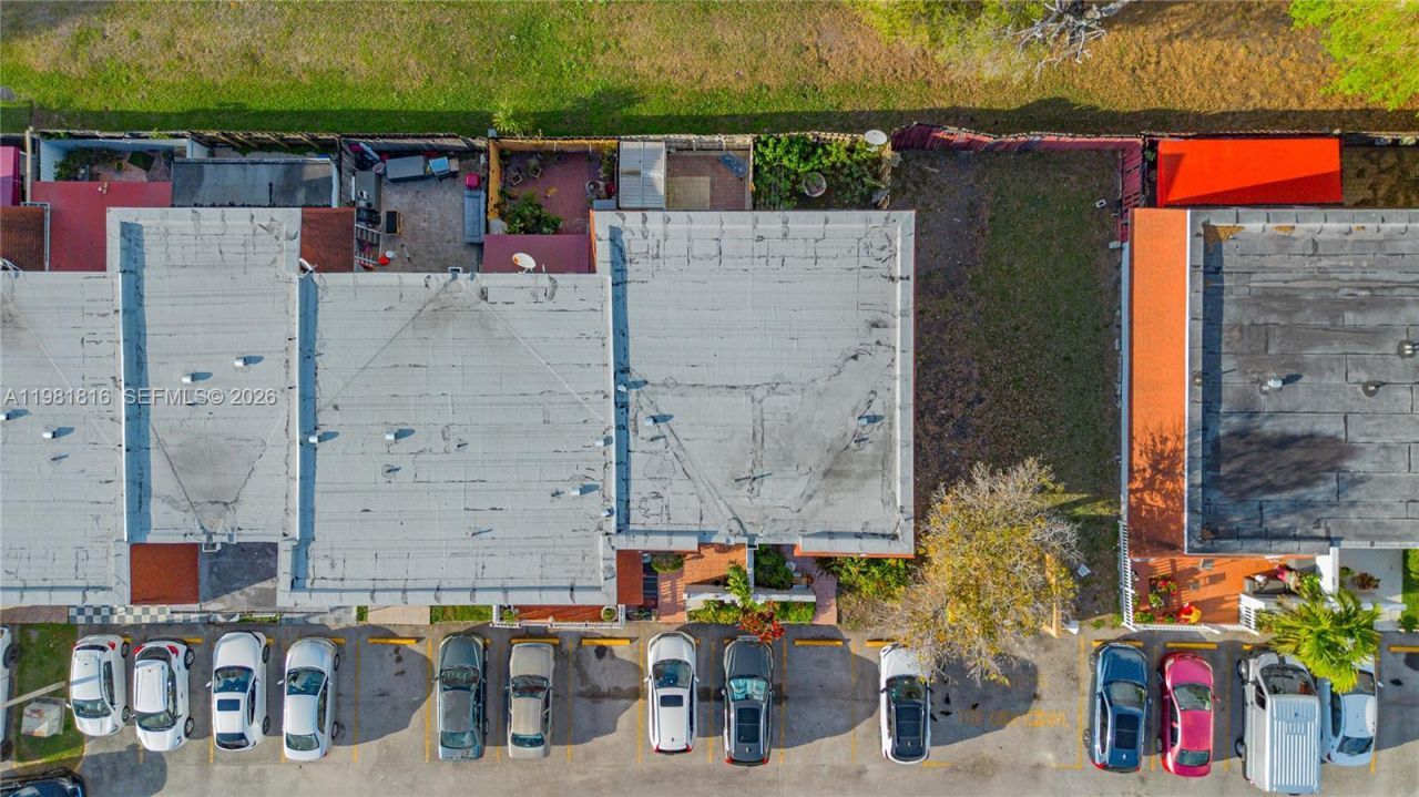 10710 NW 7th St , Unit 11B, Miami, FL 33172 Photo