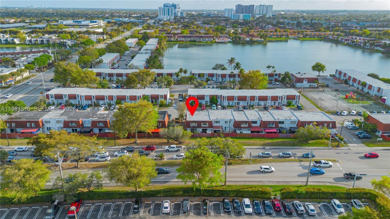 10710 NW 7th St , Unit 11B, Miami, FL 33172 Photo