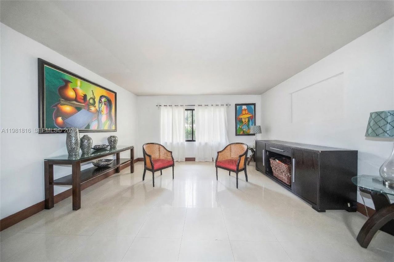 10710 NW 7th St , Unit 11B, Miami, FL 33172 Photo