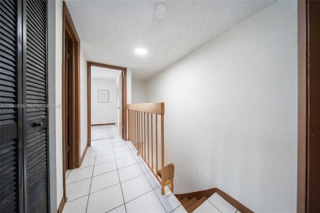 10710 NW 7th St , Unit 11B, Miami, FL 33172 Photo