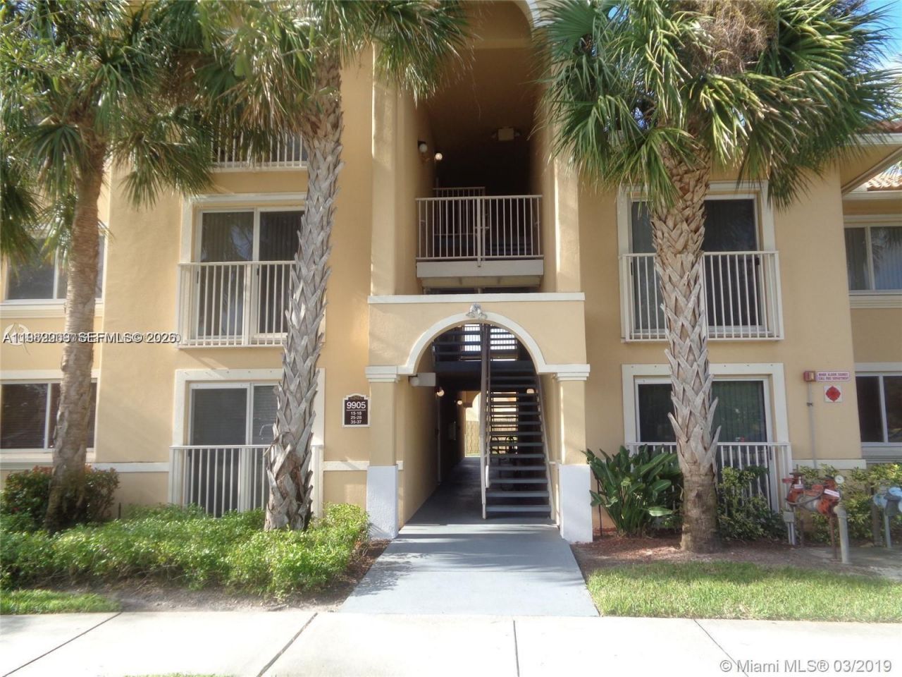 9905 Westwood Dr, Unit 23, Tamarac, FL 33321 Photo