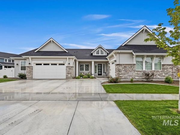 8253 W W Brooks Dr, Boise, ID 83714