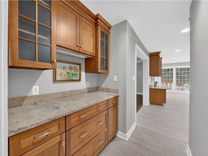 967 Robinwood Hills Drive , Bath, OH 44333 Photo 11