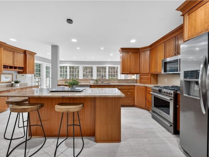 967 Robinwood Hills Drive , Bath, OH 44333 Photo 12