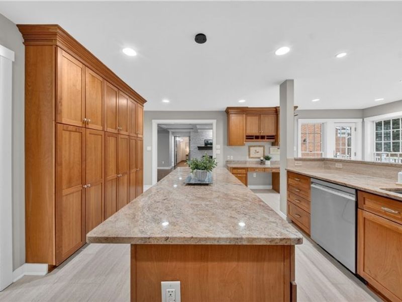 967 Robinwood Hills Drive , Bath, OH 44333 Photo 13