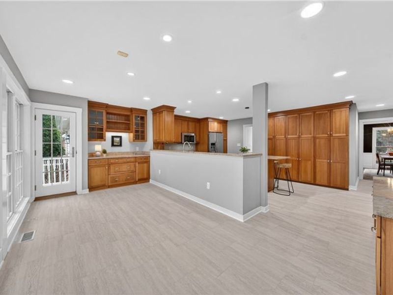 967 Robinwood Hills Drive , Bath, OH 44333 Photo 14